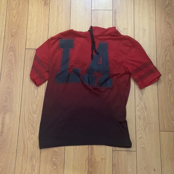 short sleeve shirt with hood - Picture 2 of 3